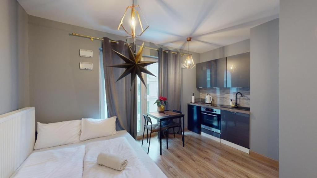 Wroapart-Pl Prince Witold Apartments By The River - 500 Steps To Market Square ヴロツワフ エクステリア 写真